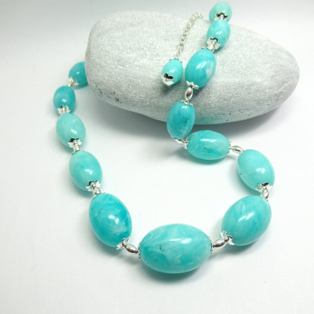 Vintage bead graduated necklace